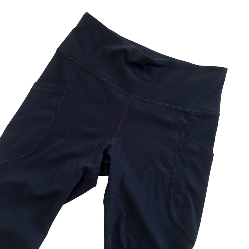 Old Navy Women’s Black Powersoft Active Leggings size Medium - Picture 2 of 3